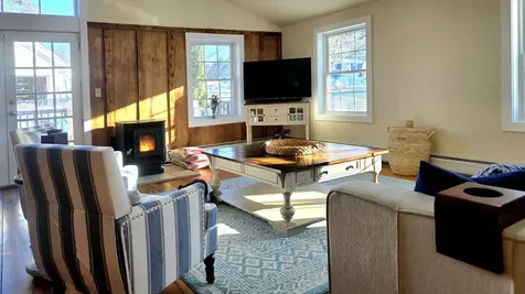 86 Raymond Road Chester NH 03036