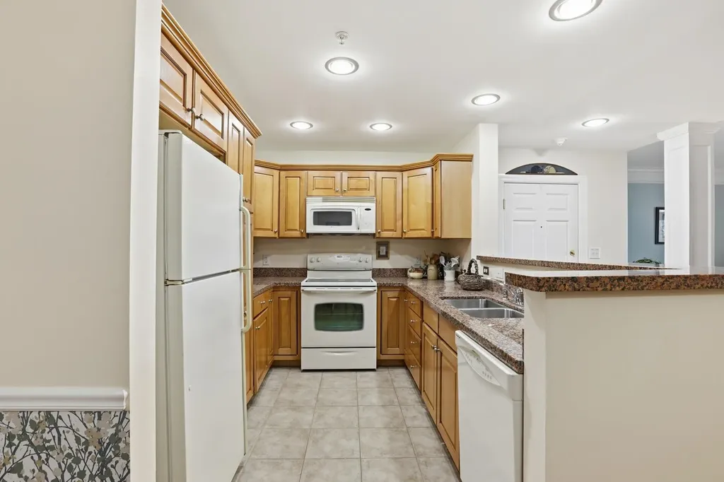 5 Sally Sweets Way Salem NH 03079