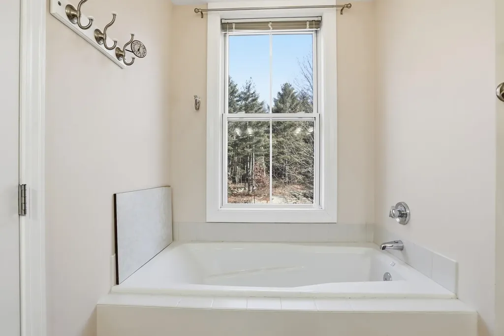 5 Sally Sweets Way Salem NH 03079