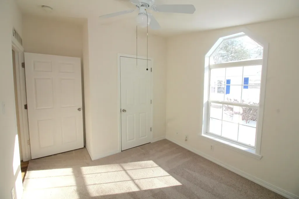 30 Sawmill Ridge Sandown NH 03873