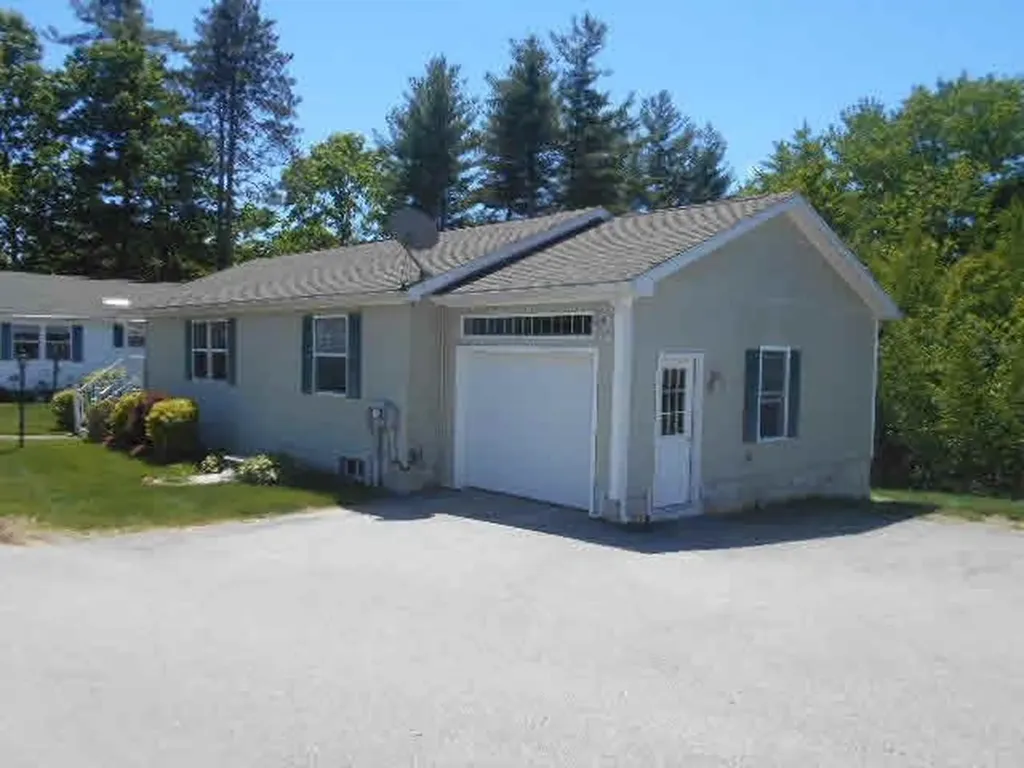 30 Sawmill Ridge Sandown NH 03873