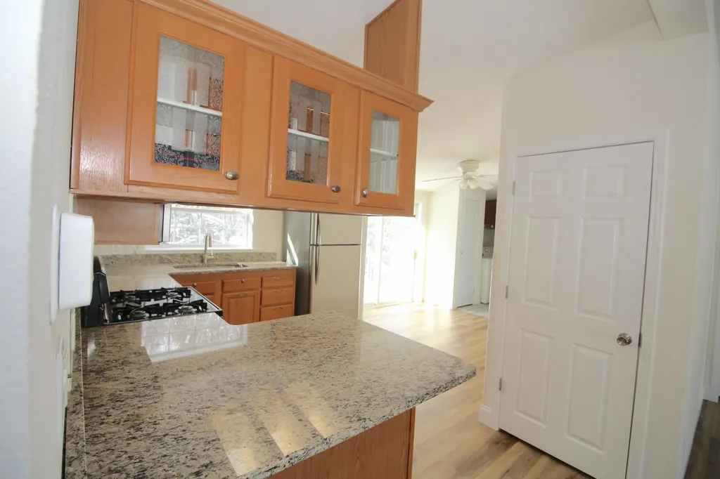 30 Sawmill Ridge Sandown NH 03873