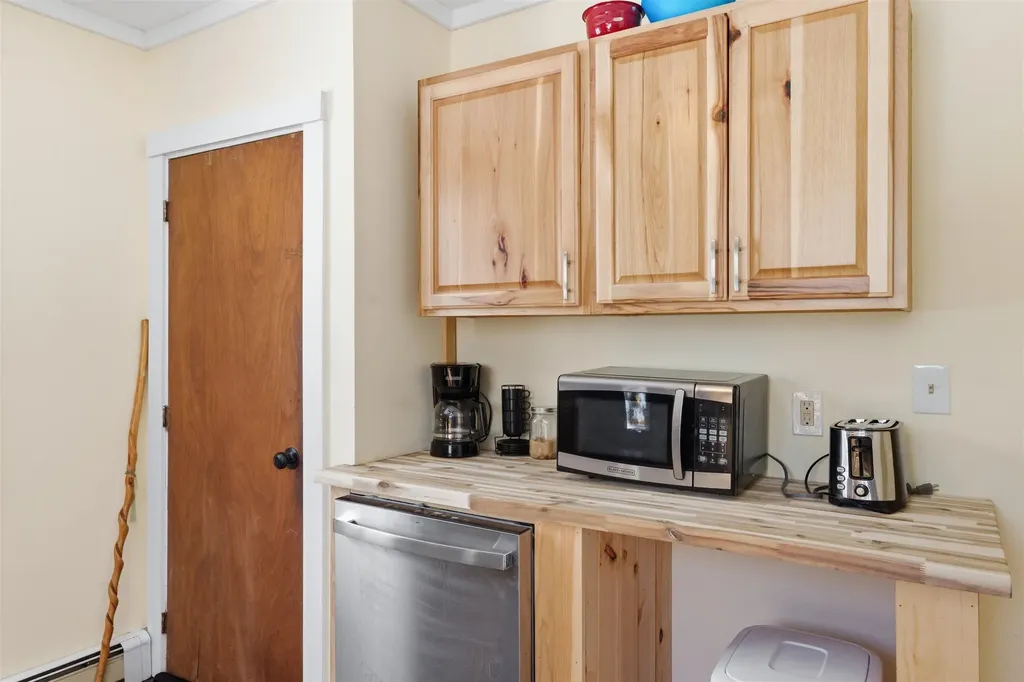 51 Pollard Road Lincoln NH 03251