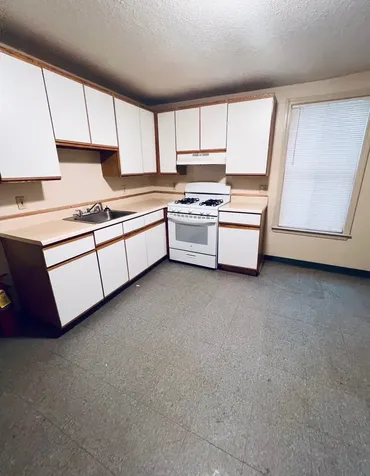 194 Spruce Street Manchester NH 03103