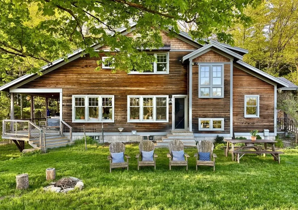 135 Fred Houghton Road Putney VT 05346