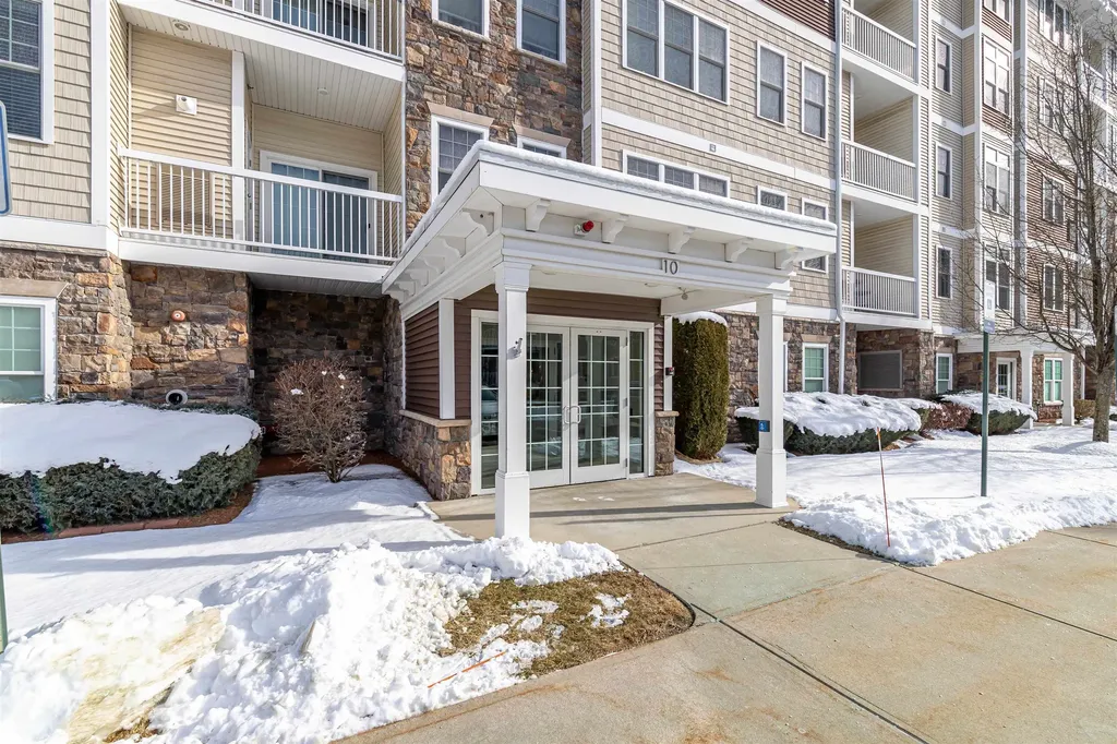 10 Braemoor Woods Road Salem NH 03079