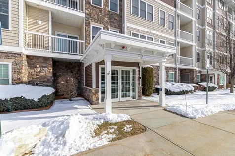 10 Braemoor Woods Road Salem NH 03079