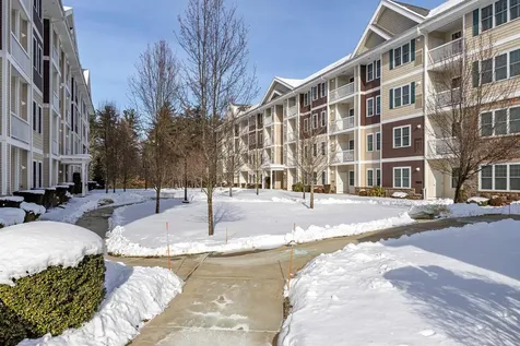 10 Braemoor Woods Road Salem NH 03079