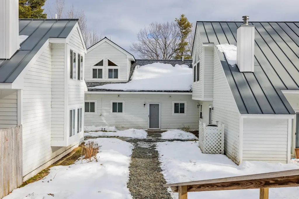 26 Marsten Lane Enfield NH 03748
