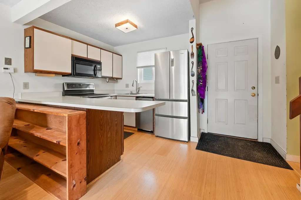 26 Marsten Lane Enfield NH 03748