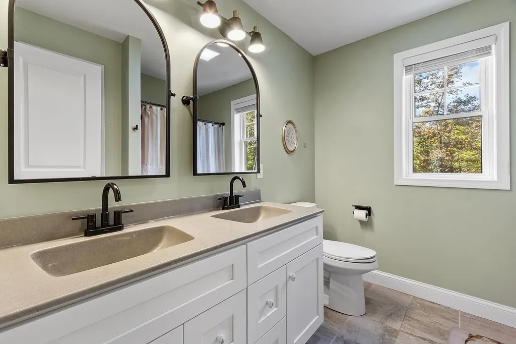 133 Smoke Street Barrington NH 03825