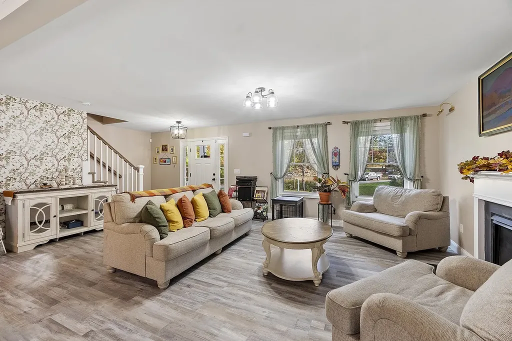 133 Smoke Street Barrington NH 03825