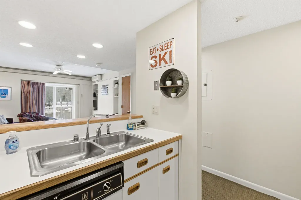 48 Cooper Memorial Drive Lincoln NH 03251