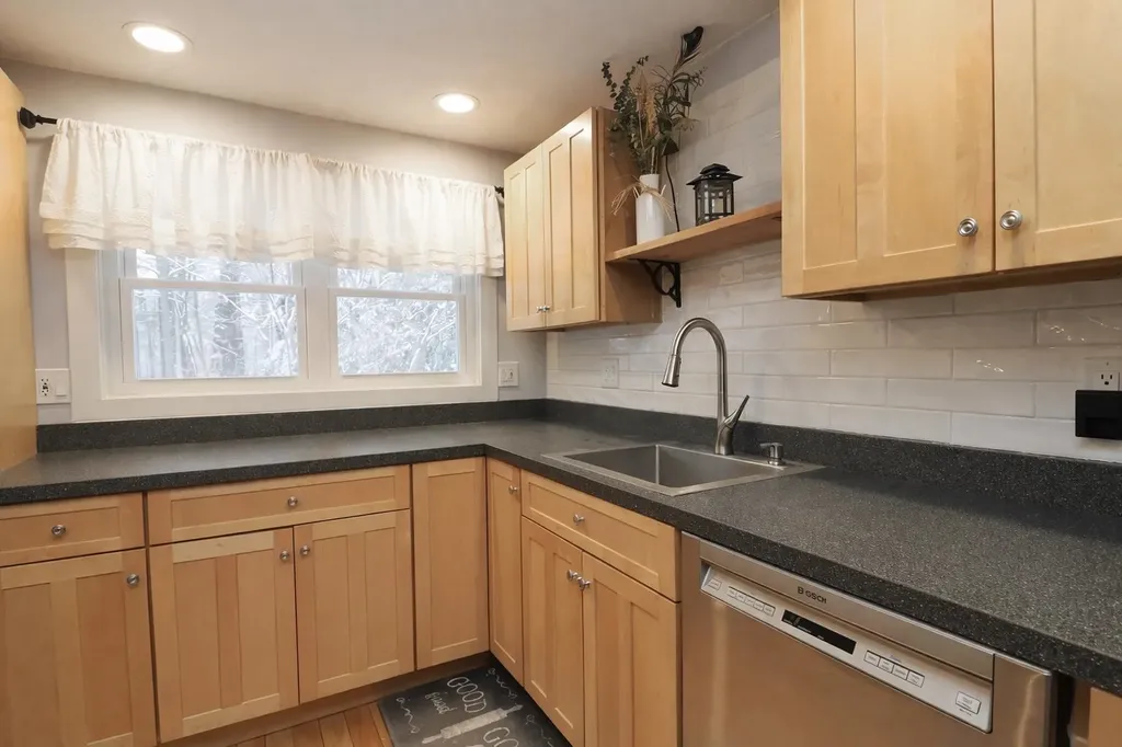 70 Hillside Drive Henniker NH 03242