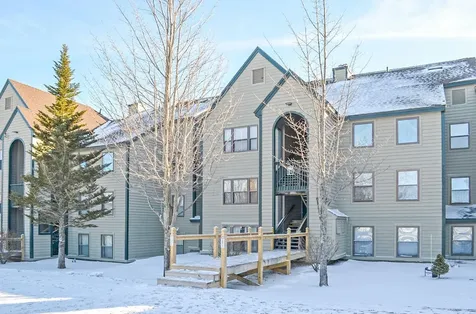 81 White Loop Ludlow VT 05149