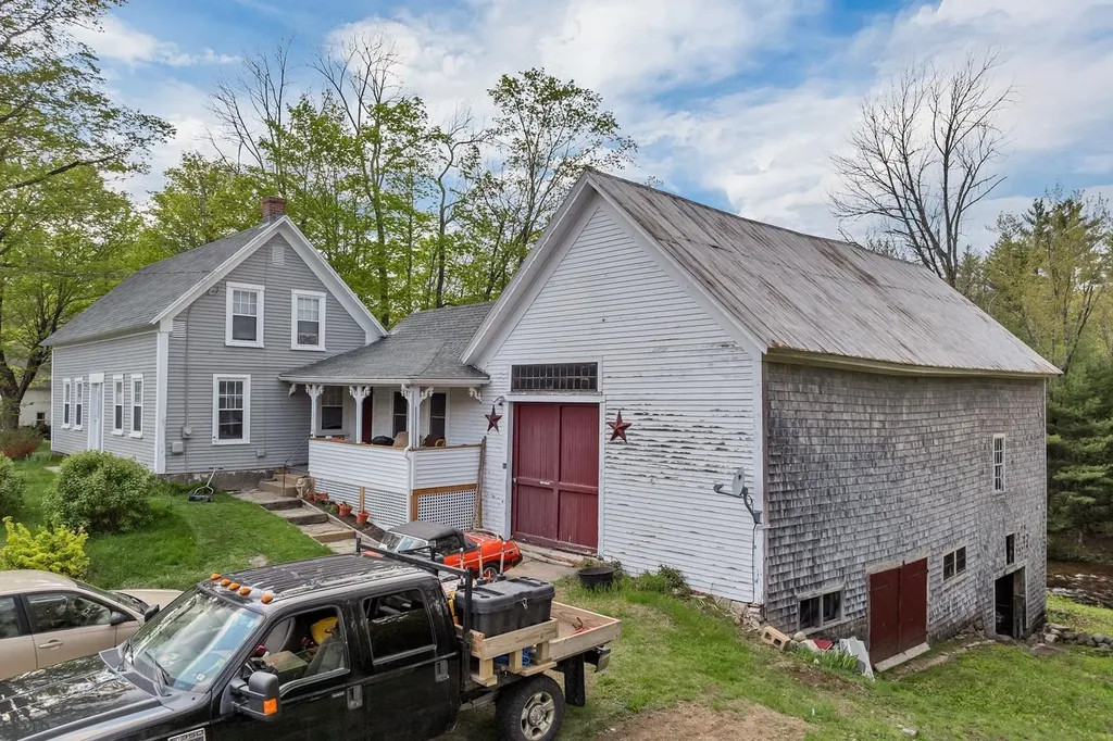 86 Bearcamp Highway Tamworth NH 03883