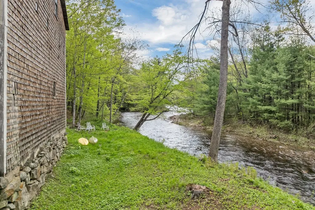 86 Bearcamp Highway Tamworth NH 03883