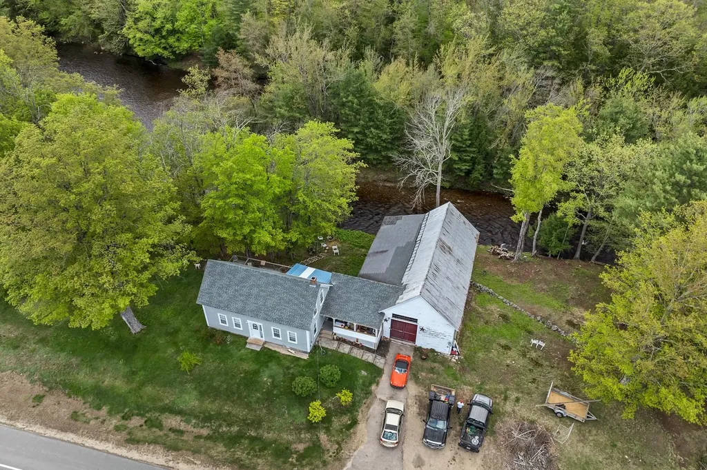 86 Bearcamp Highway Tamworth NH 03883