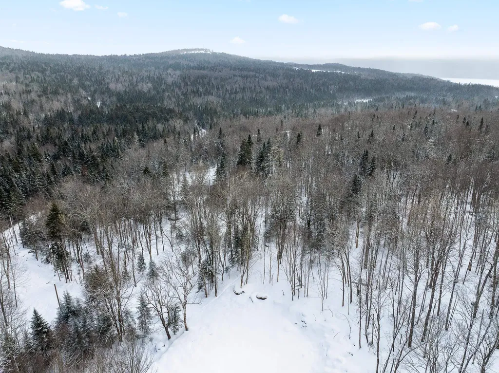 25 Spooner Road Pittsburg NH 03592