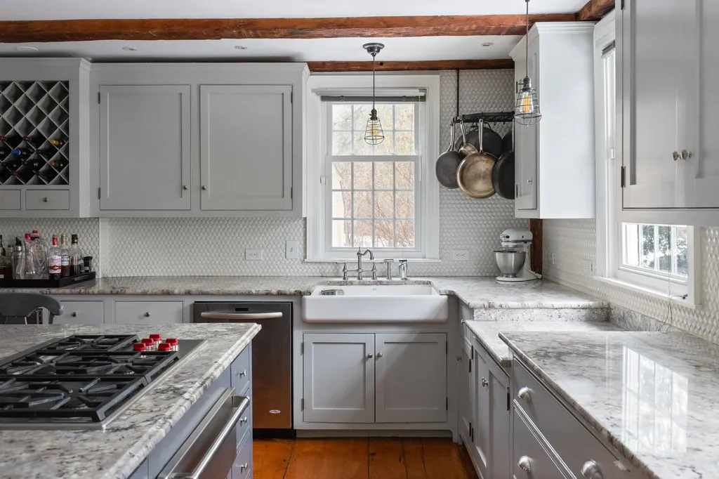 253 Main Street Norwich VT 05055