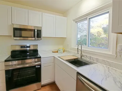 B10 Stonehedge Drive South Burlington VT 05403