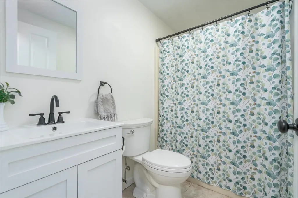 20 Lorraine's Lane Barrington NH 03825