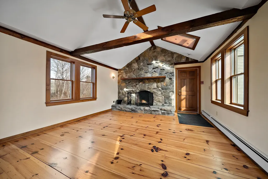 454 Main Street Fremont NH 03044