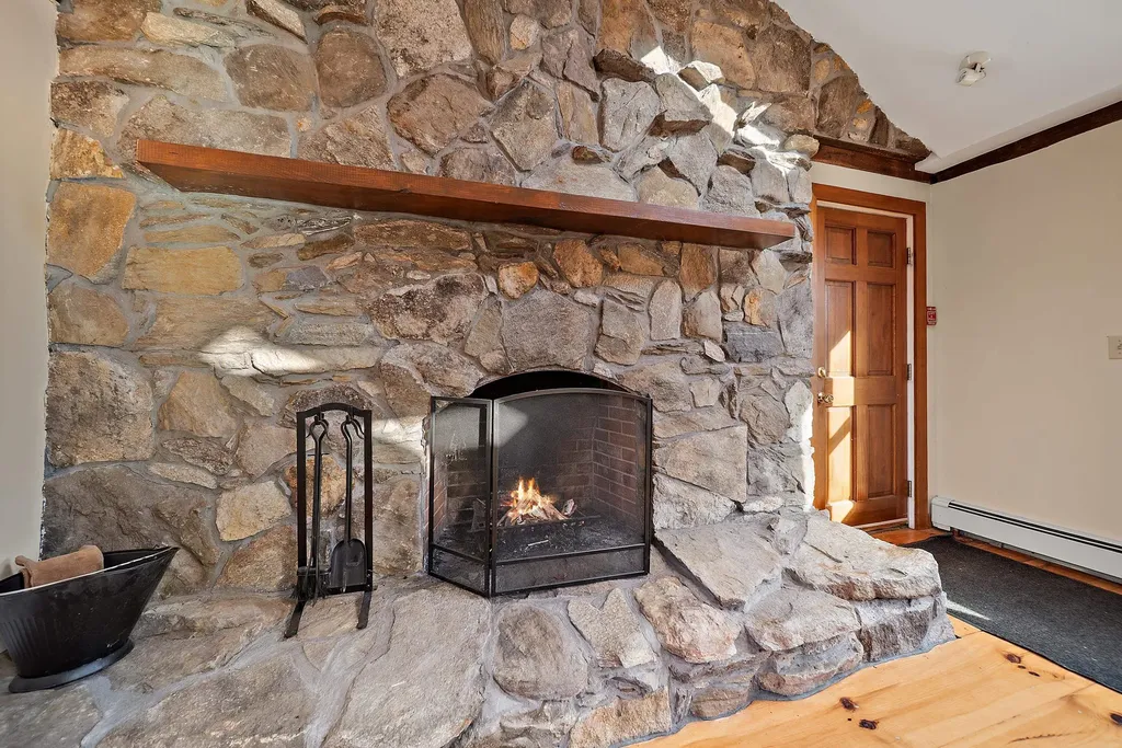 454 Main Street Fremont NH 03044