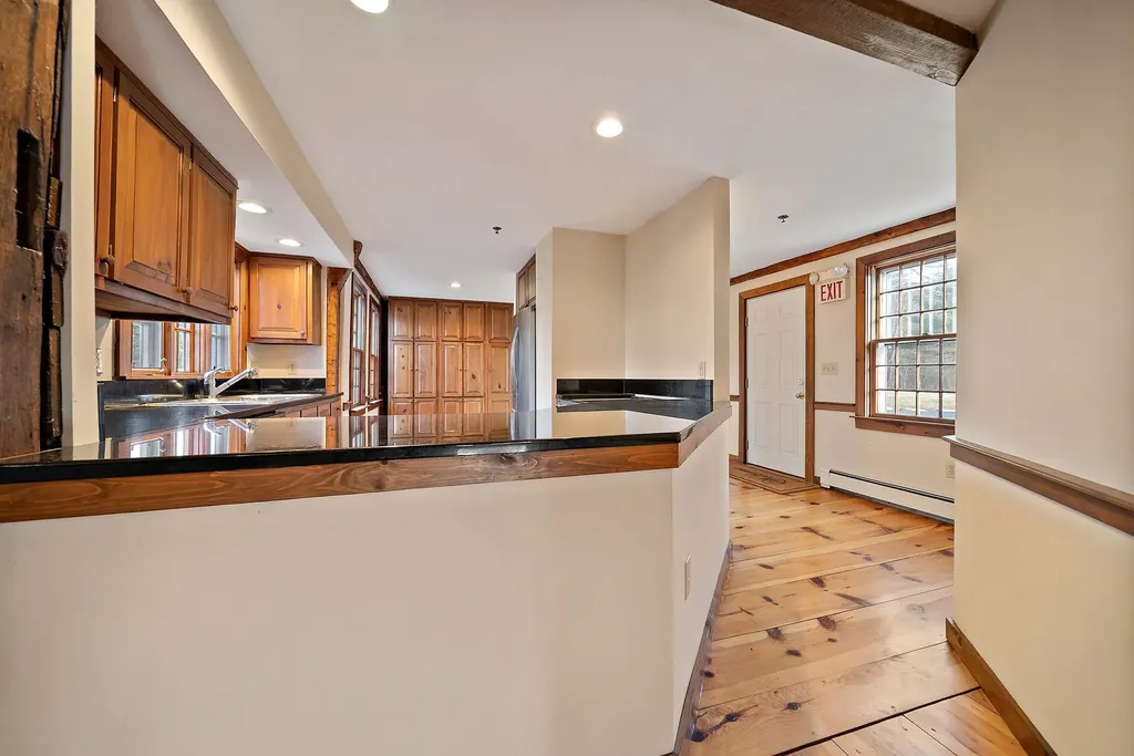 454 Main Street Fremont NH 03044