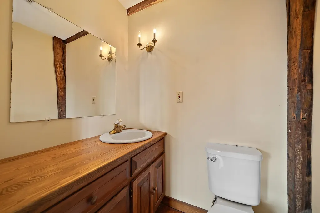 454 Main Street Fremont NH 03044