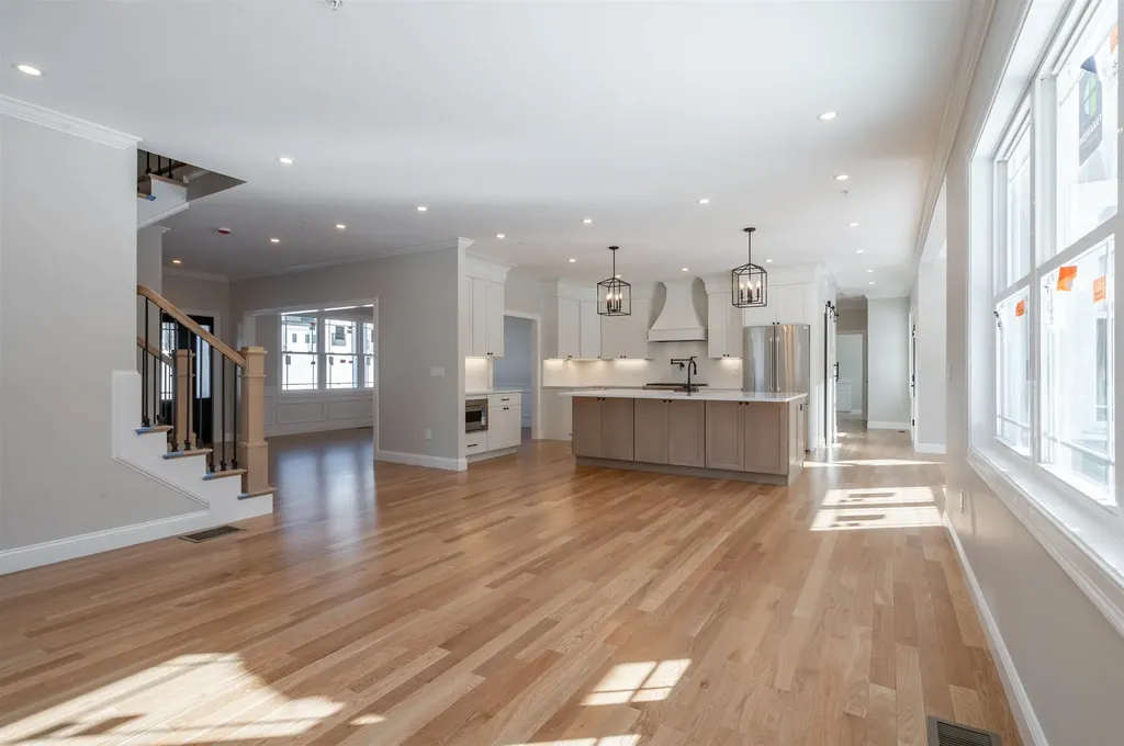 6 Newbury Road Pelham NH 03076