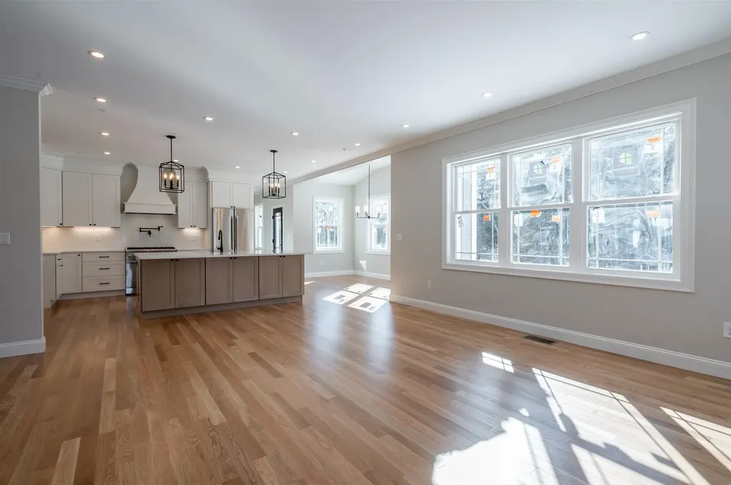 6 Newbury Road Pelham NH 03076