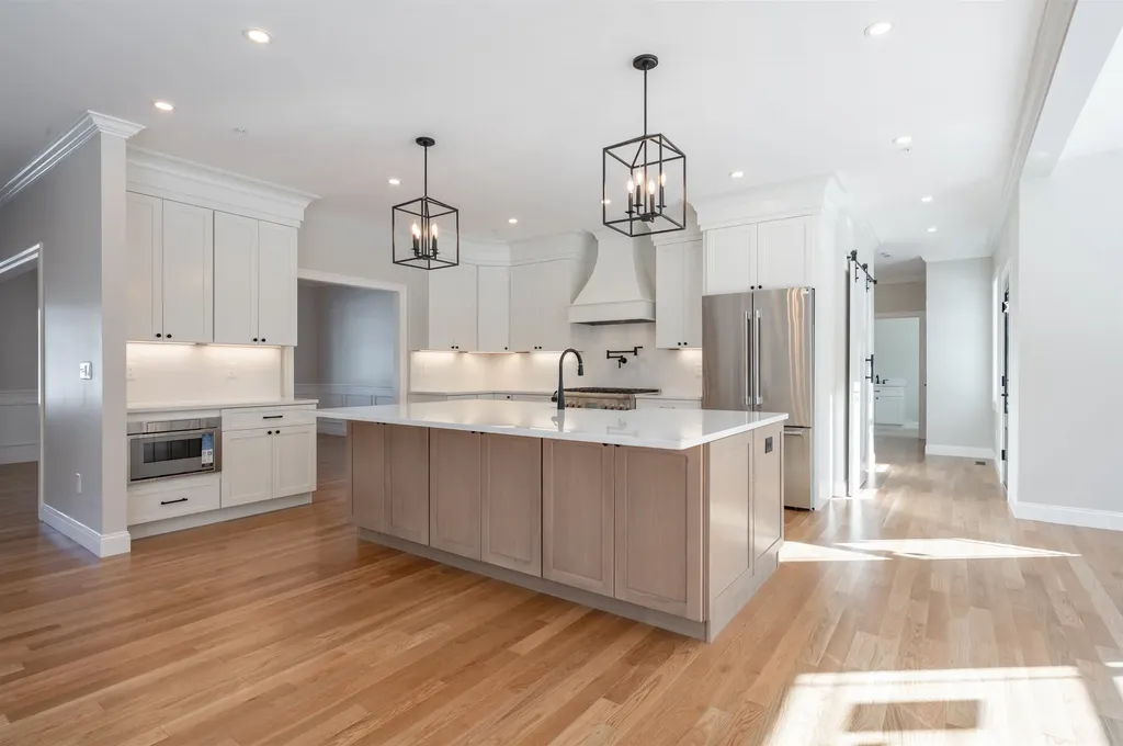 6 Newbury Road Pelham NH 03076