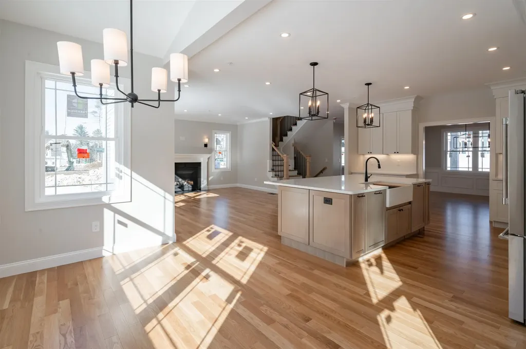 6 Newbury Road Pelham NH 03076