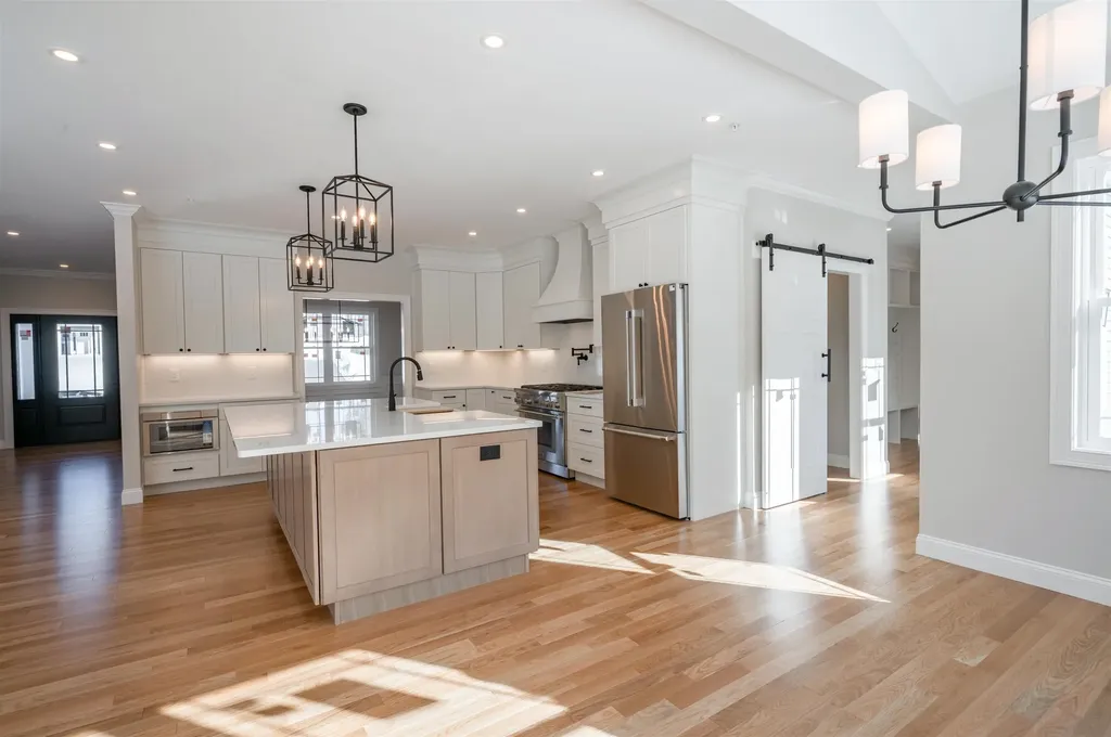 6 Newbury Road Pelham NH 03076