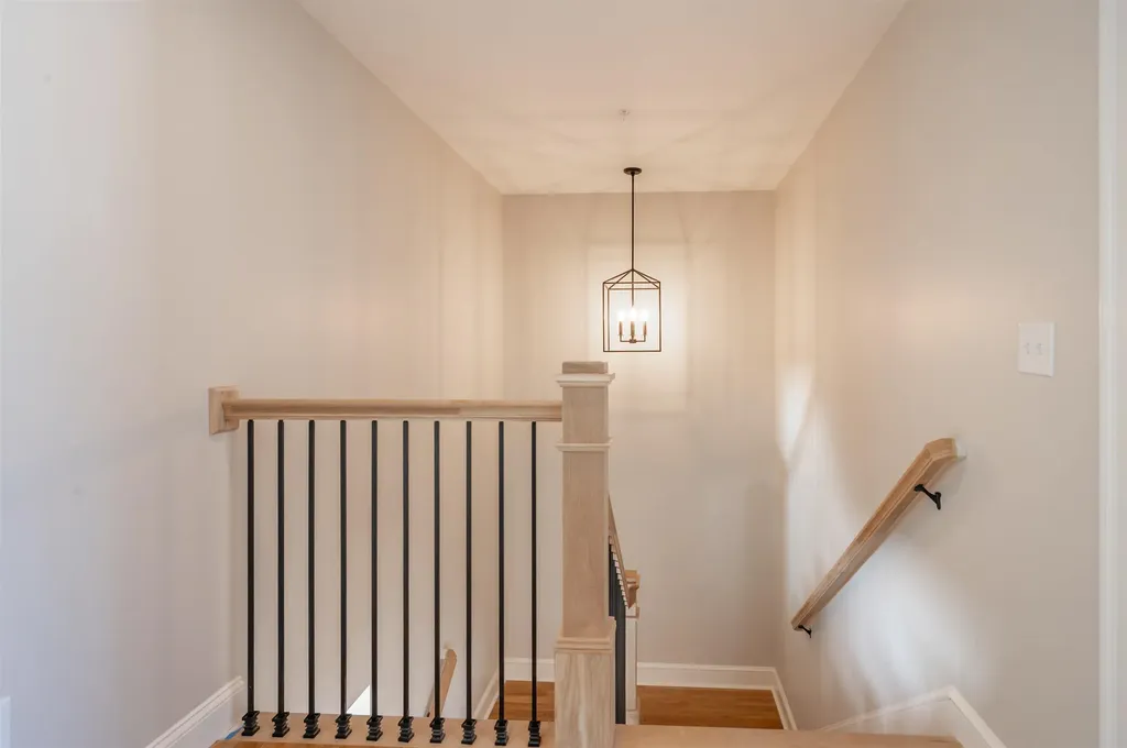 6 Newbury Road Pelham NH 03076