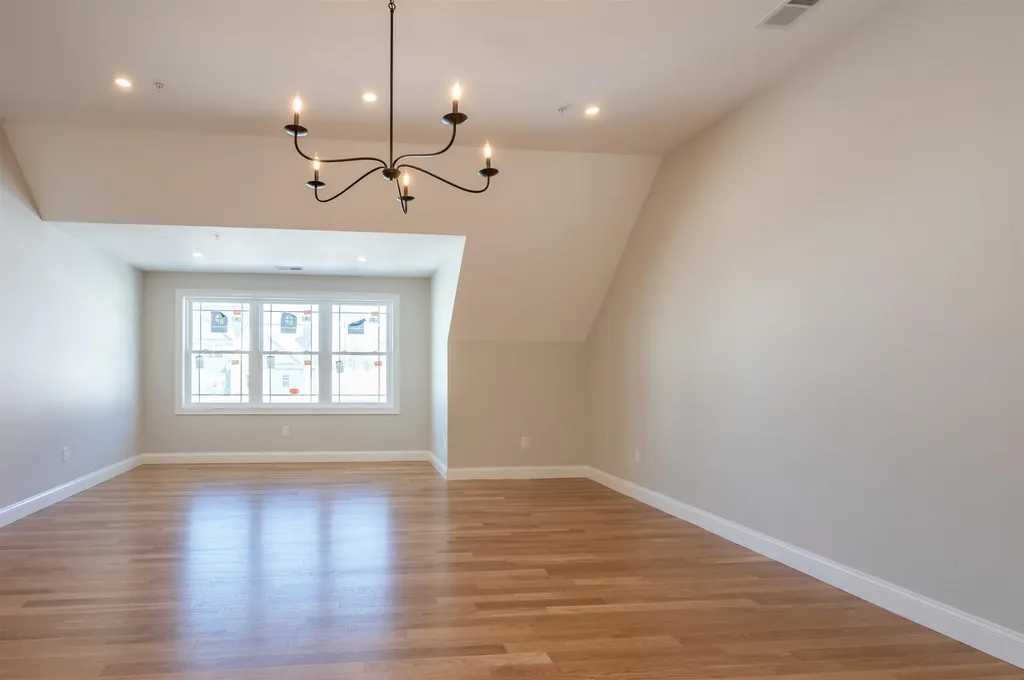 6 Newbury Road Pelham NH 03076