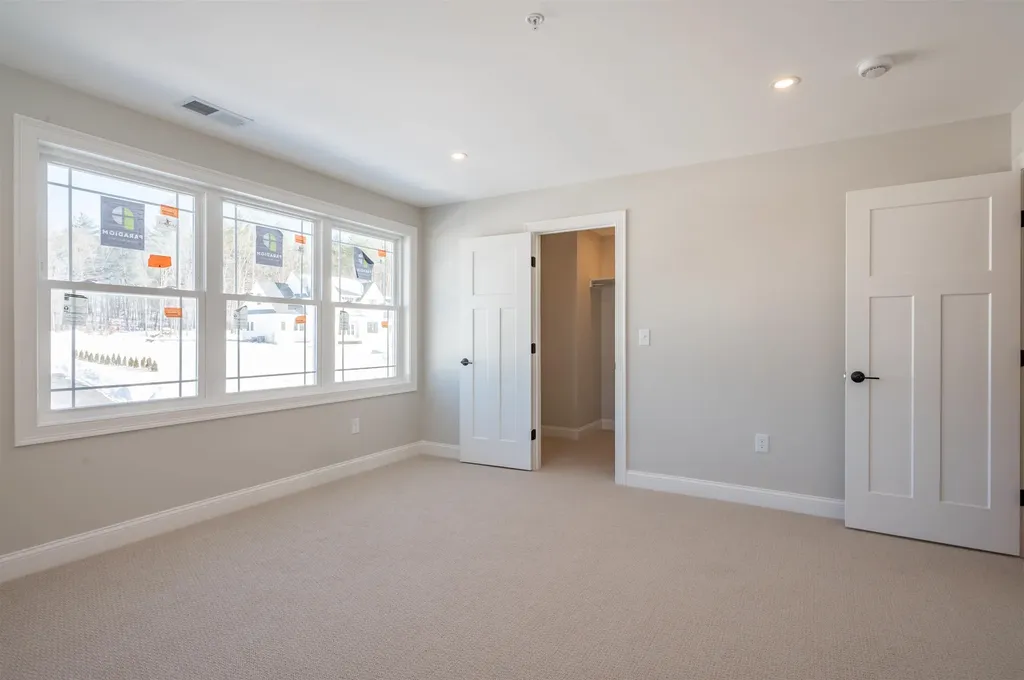 6 Newbury Road Pelham NH 03076