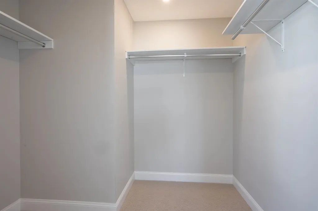 6 Newbury Road Pelham NH 03076