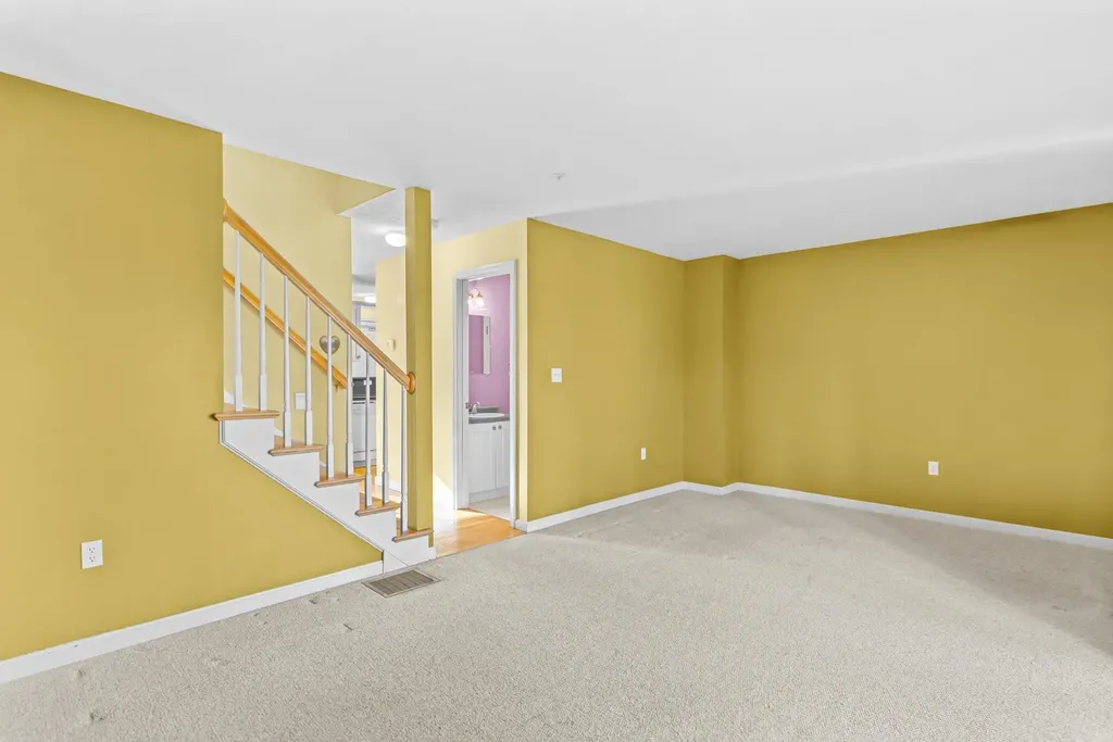 7 Suffolk Court Bedford NH 03110