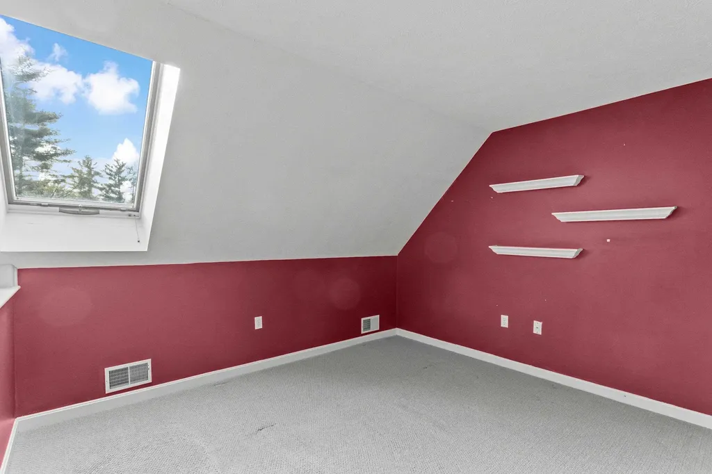 7 Suffolk Court Bedford NH 03110