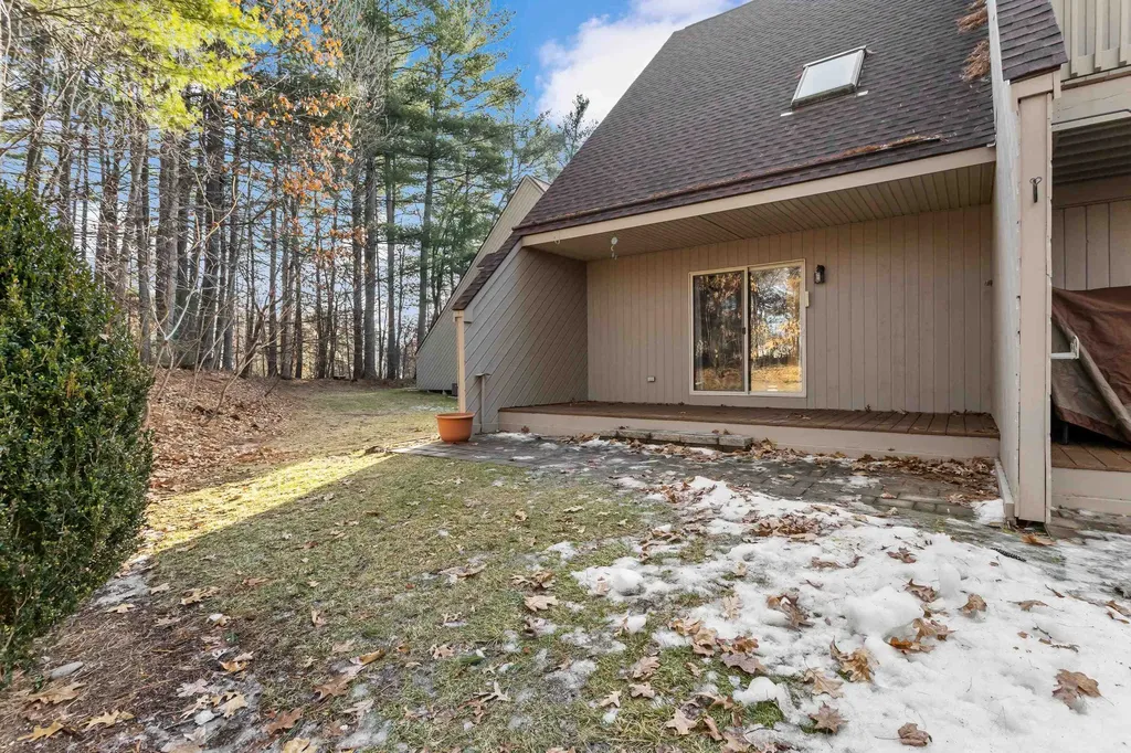 7 Suffolk Court Bedford NH 03110