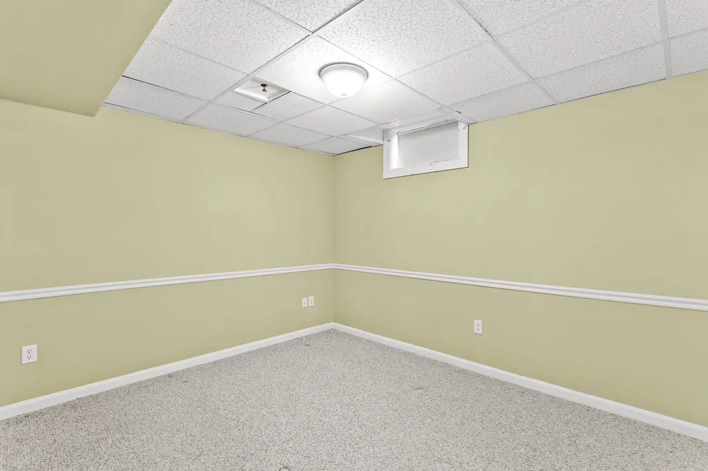 7 Suffolk Court Bedford NH 03110