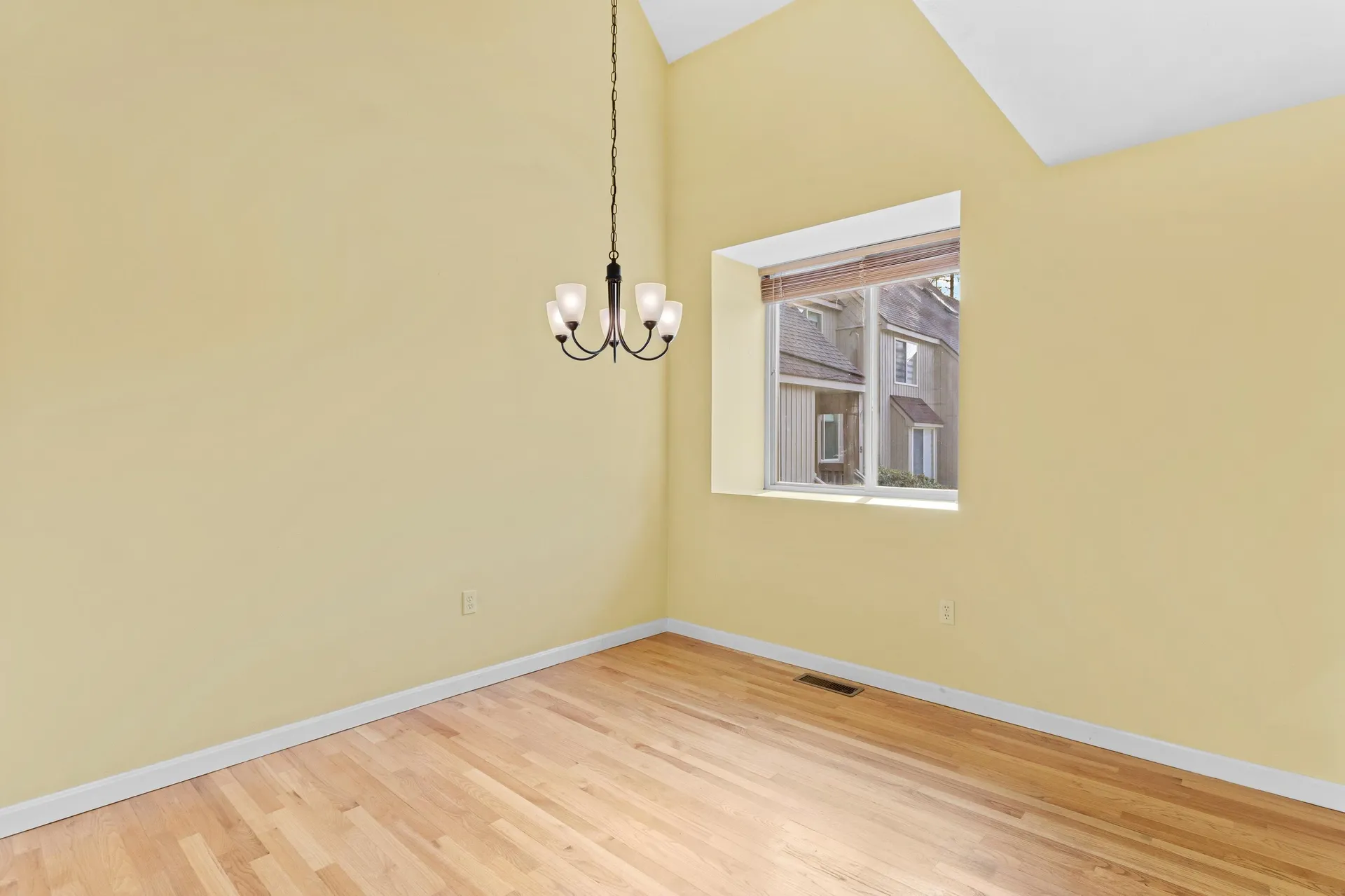 7 Suffolk Court Bedford NH 03110