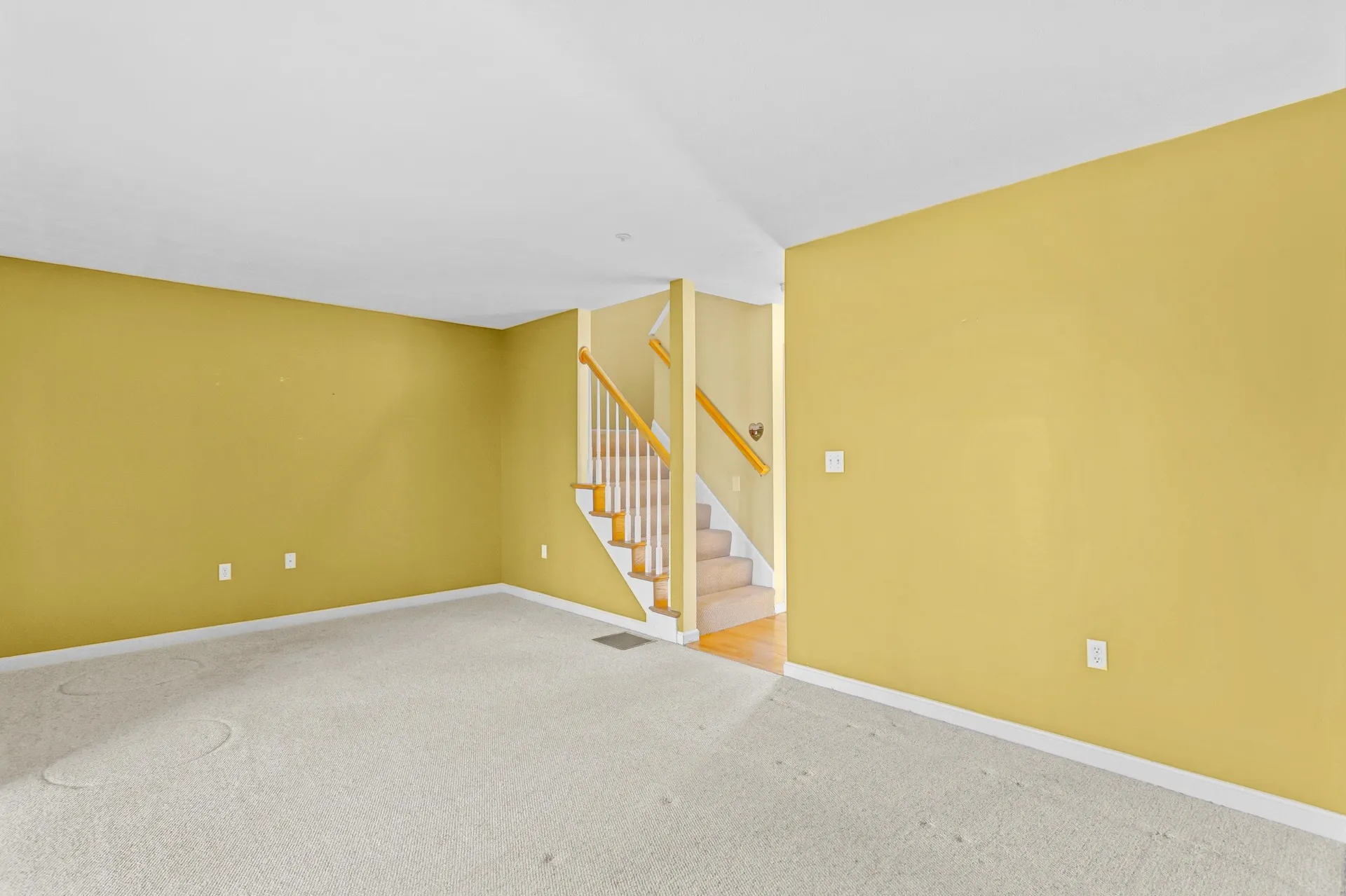 7 Suffolk Court Bedford NH 03110