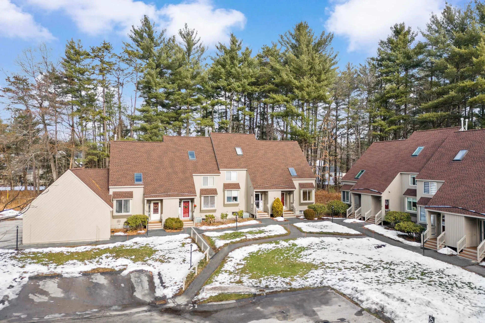 7 Suffolk Court Bedford NH 03110