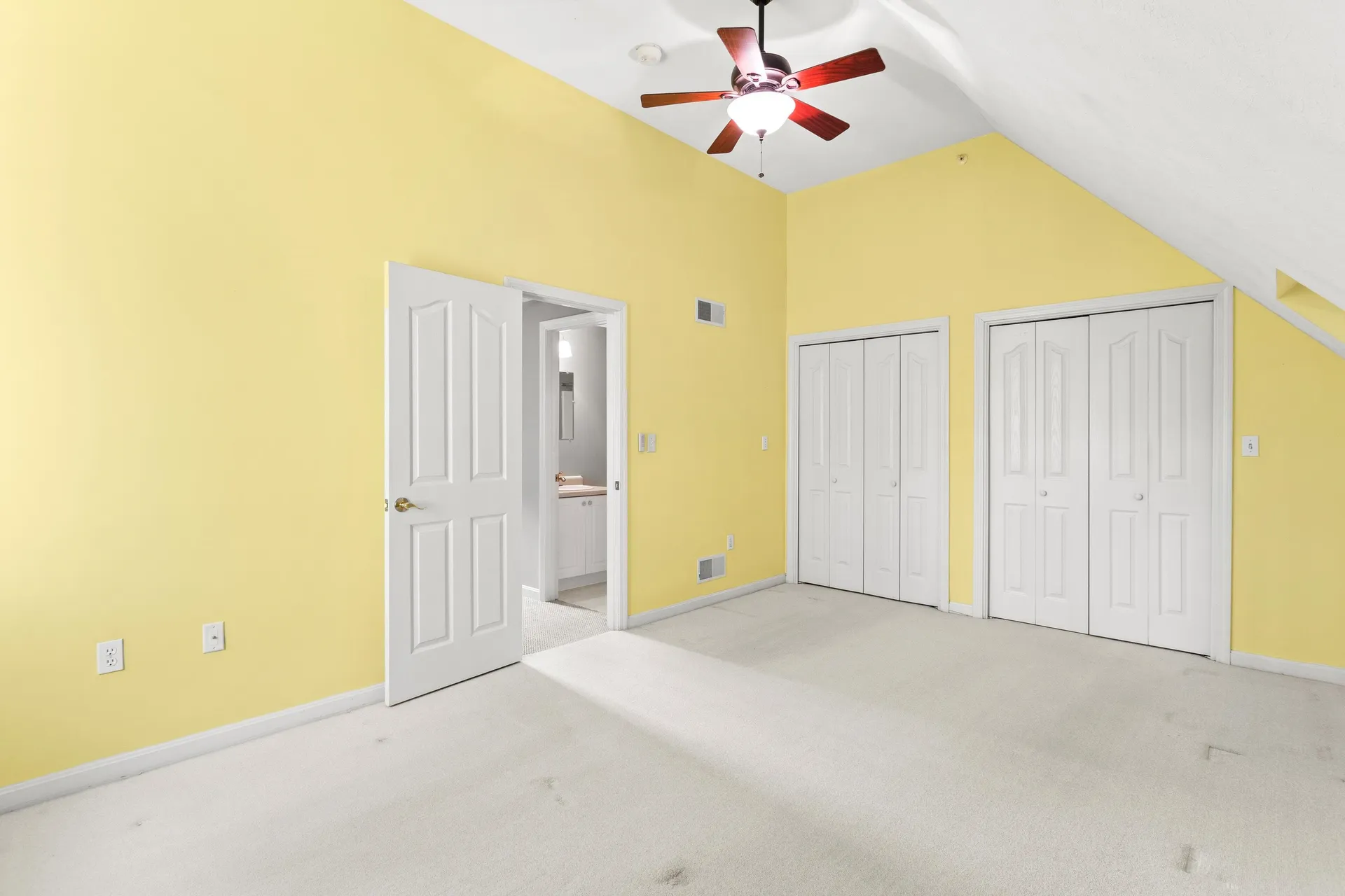 7 Suffolk Court Bedford NH 03110