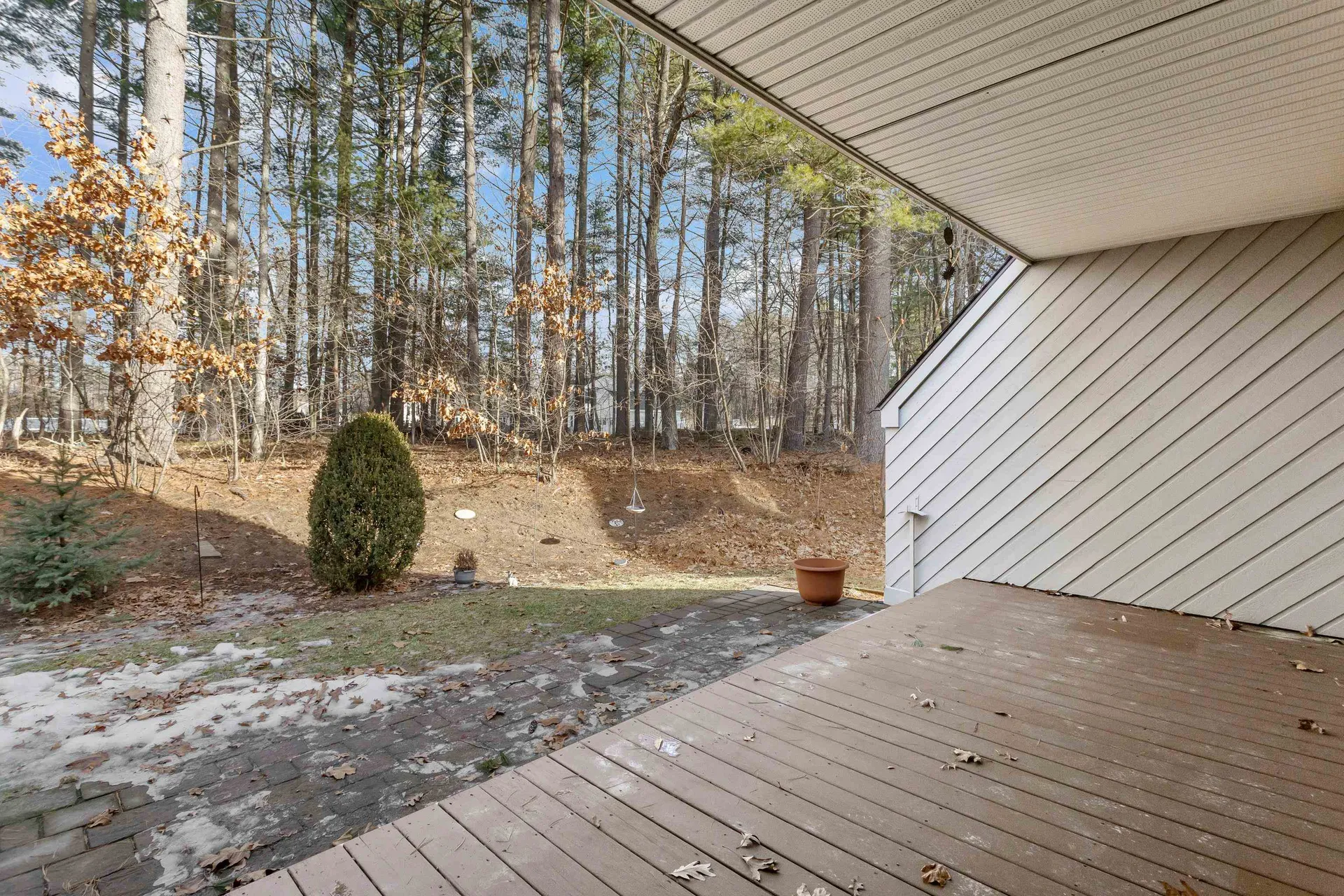 7 Suffolk Court Bedford NH 03110