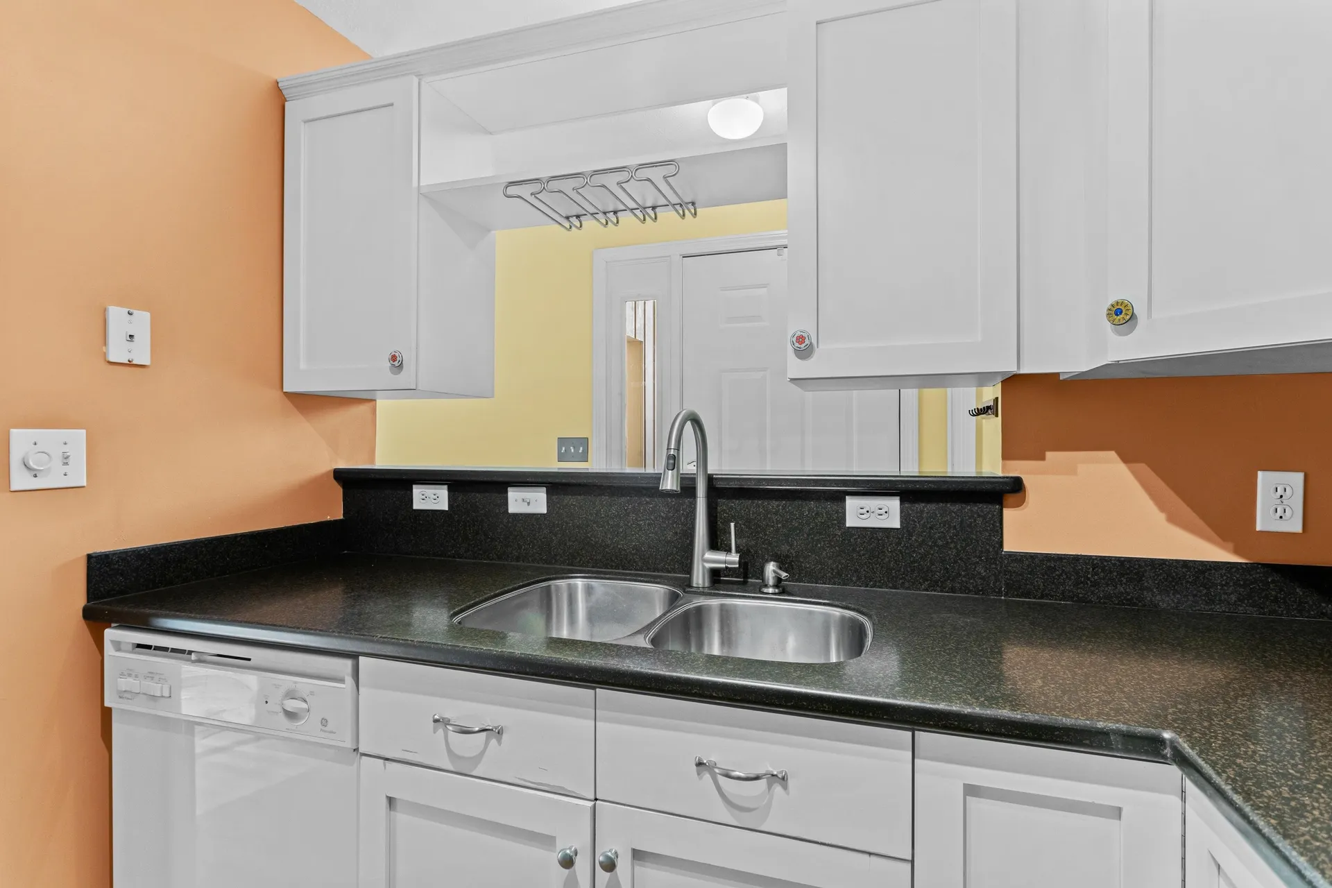 7 Suffolk Court Bedford NH 03110