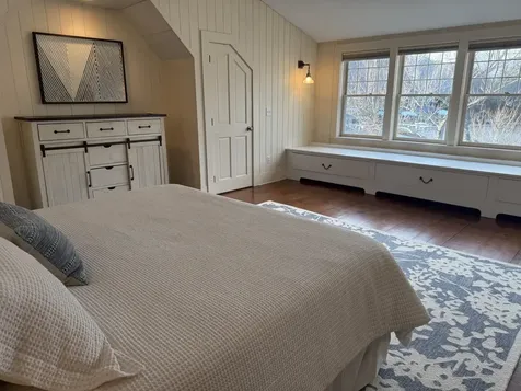 15 Lake Avenue Sunapee NH 03782